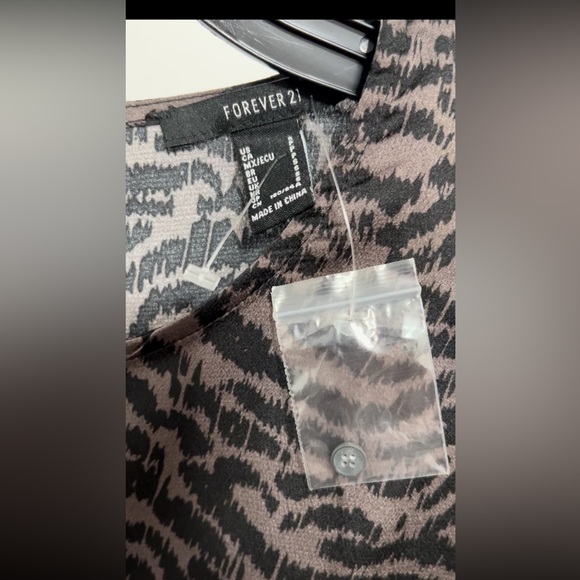 Forever 21 satin dress in animal print - Picture 3 of 3